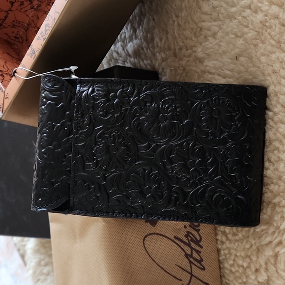 New IOB Patricia Nash Hand-tooled Black Leather Crossbody Bag 🖤 - Picture 5 of 10
